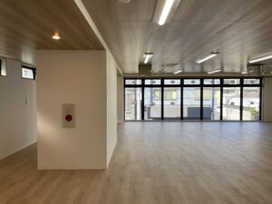 繕本社ビル３